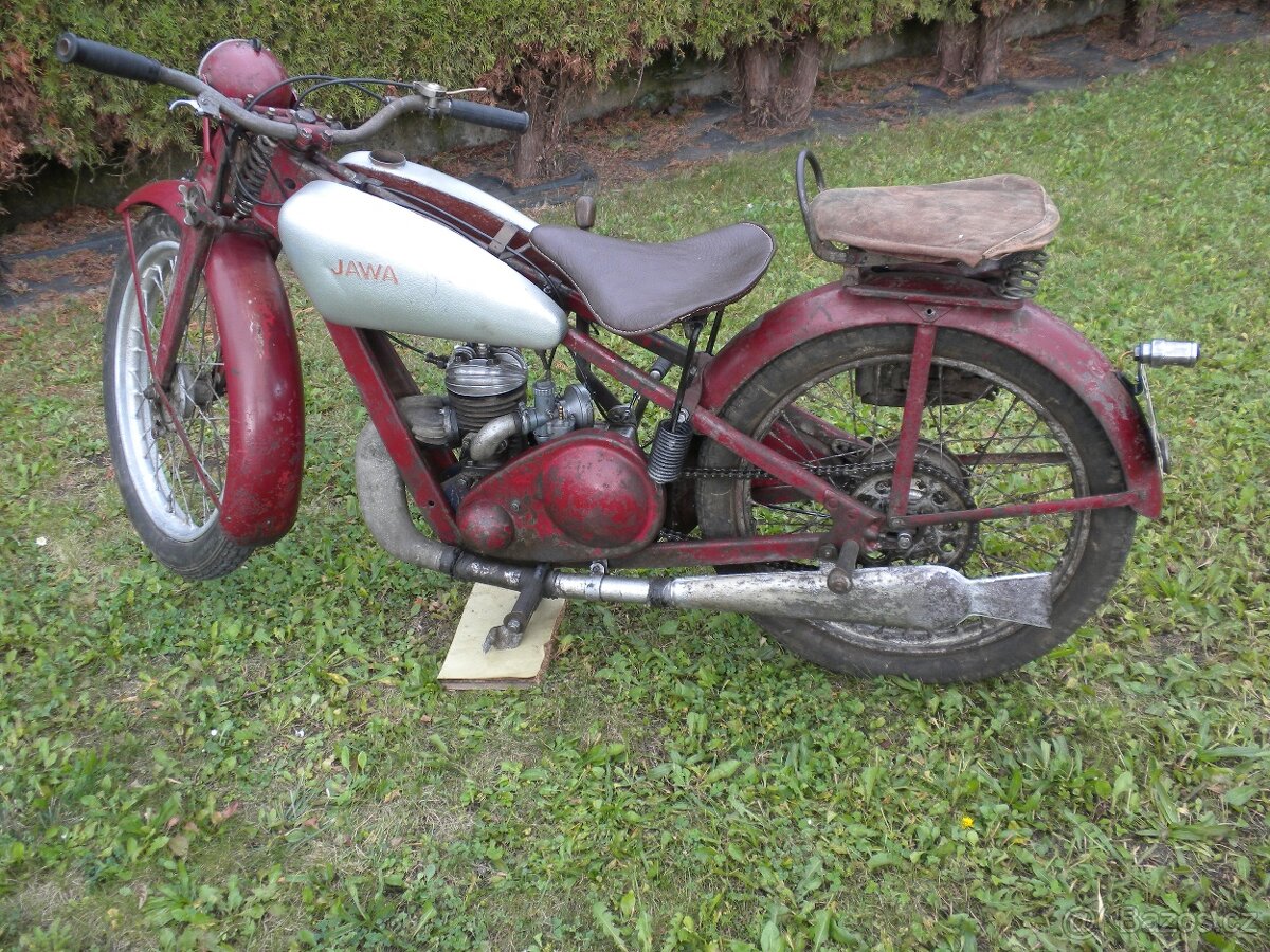 JAWA VILLIERS r.v.1934 bez dokladů dlouhá léta na půdě