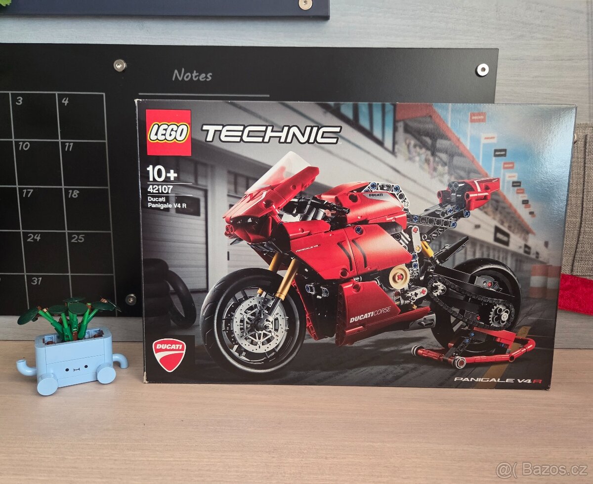 Lego Technic 42107 Ducati Panigale V4 R
