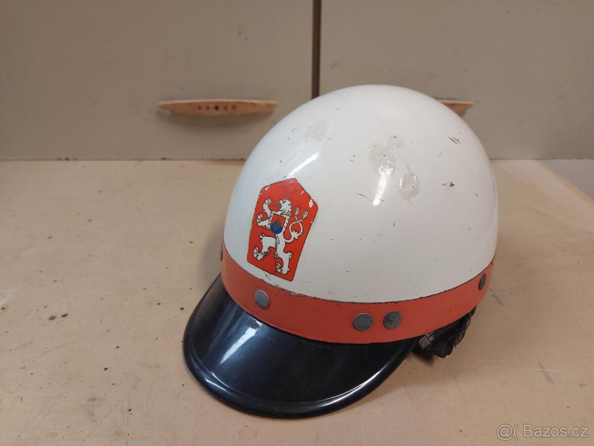Koupím policejní helmu