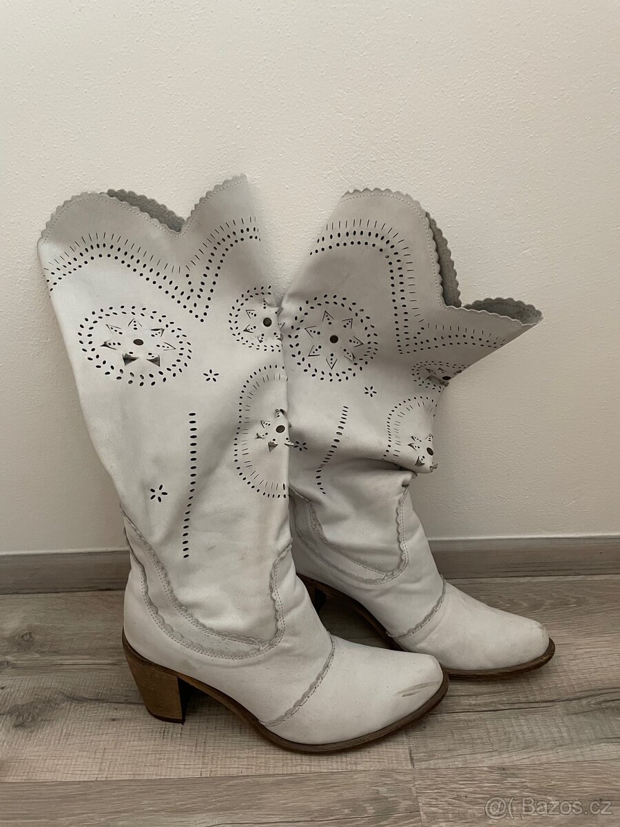 Kožené kozačky koně