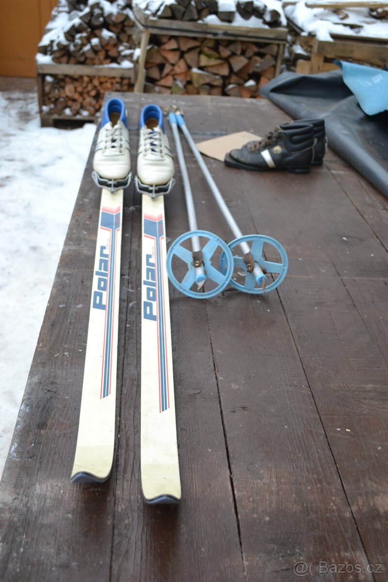 běžky 180cm  boty EU 39  Botas , NN 75 vázko a hole