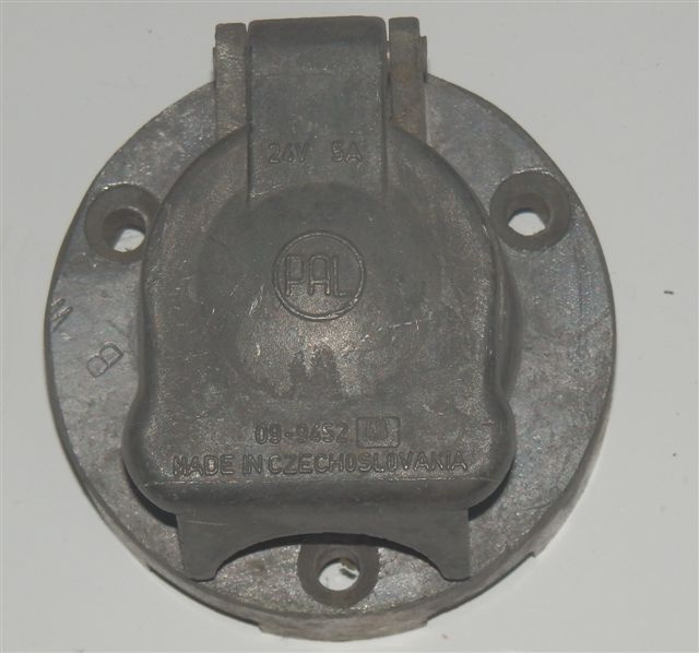 Tatra,Praga ,Zetor:nová zásuvka přívěsu,5 kolíková,hliníková