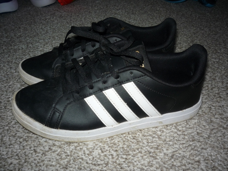 Černé tenisky zn. Adidas vel 37 1/3,stélka 23cm