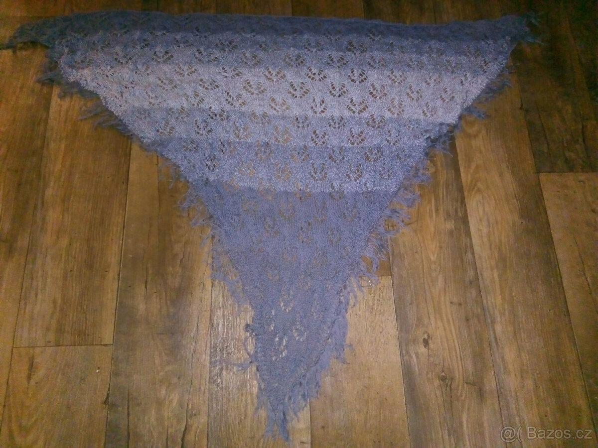 Prodám 4 kusy ručně pletených šátků