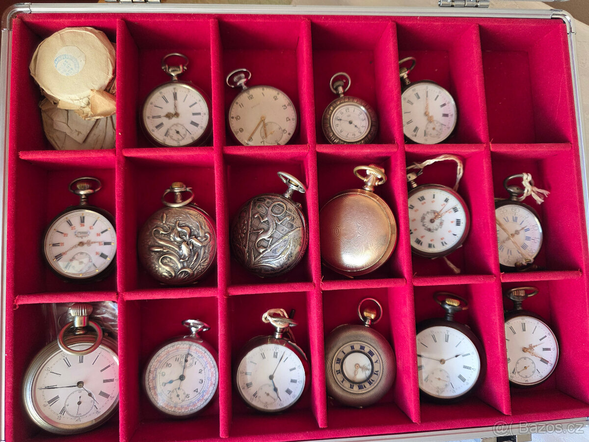 Staré kapesní hodinky.