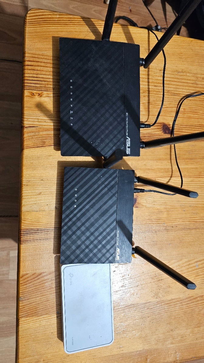 2X Router Asus + TP link Switch