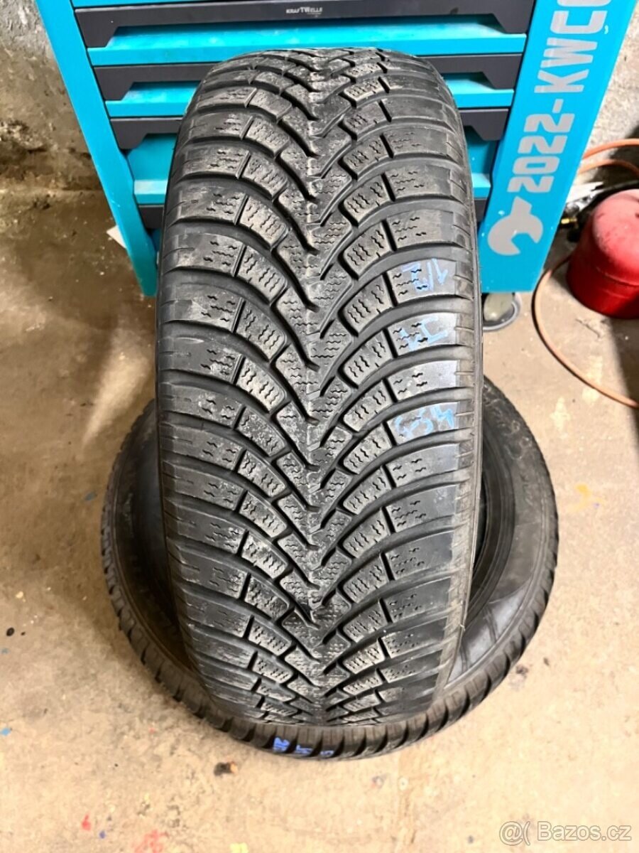 2x 225/60 R17 zimní pneu