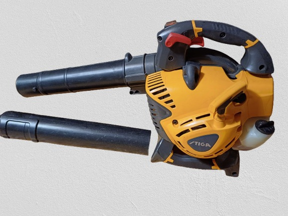 Fukar, vysavač na listí Stiga BL 530 V