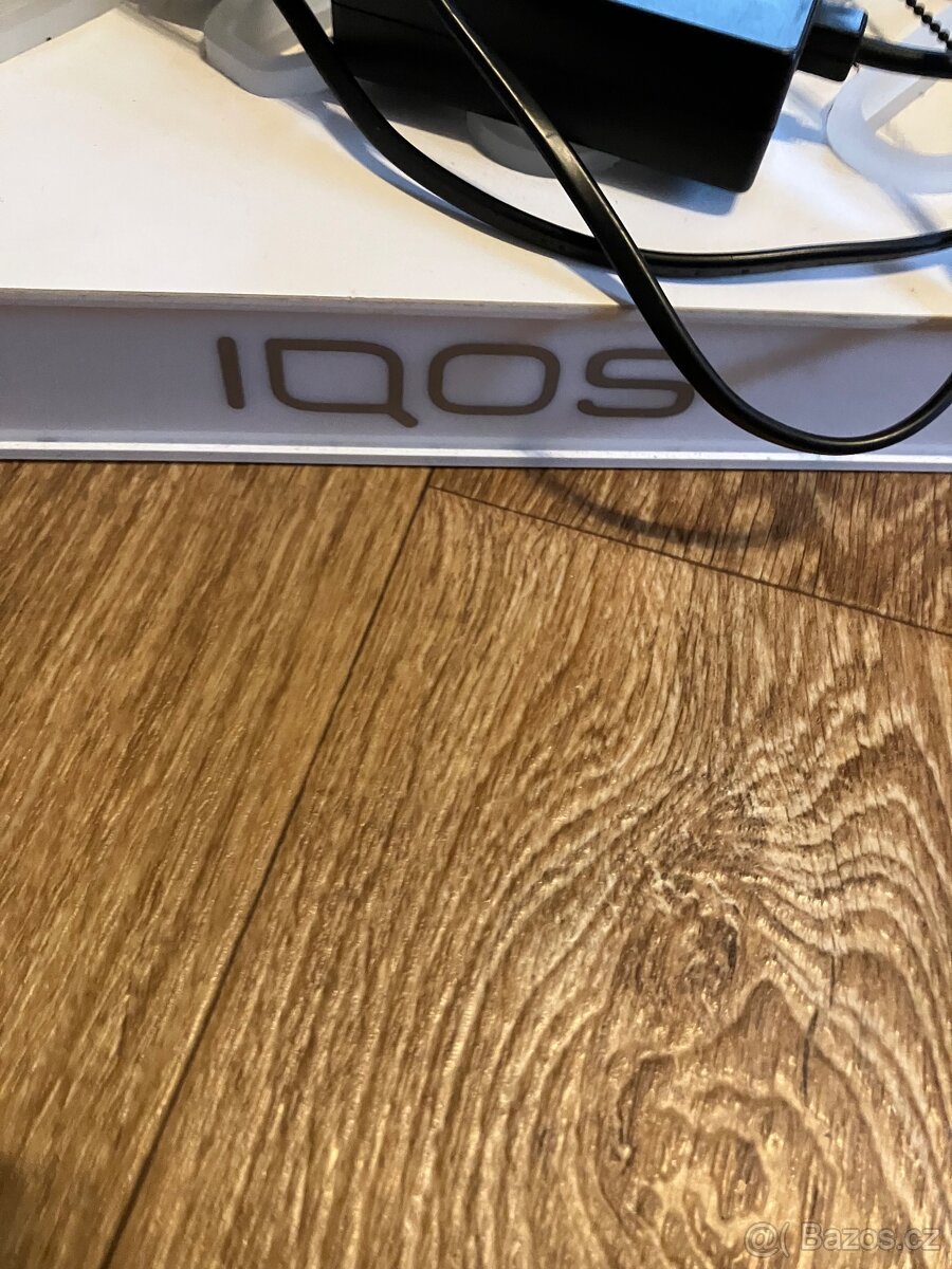 nabíjecí stanice na elektro cigarety