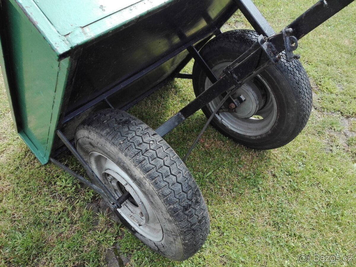 vozik na zahradni traktor