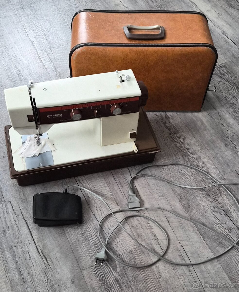 Šicí stroj Privileg