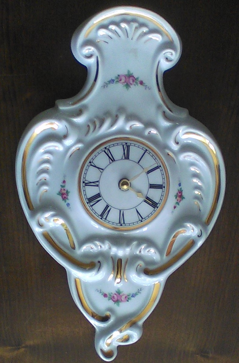 Nástěné porcelánové hodiny
