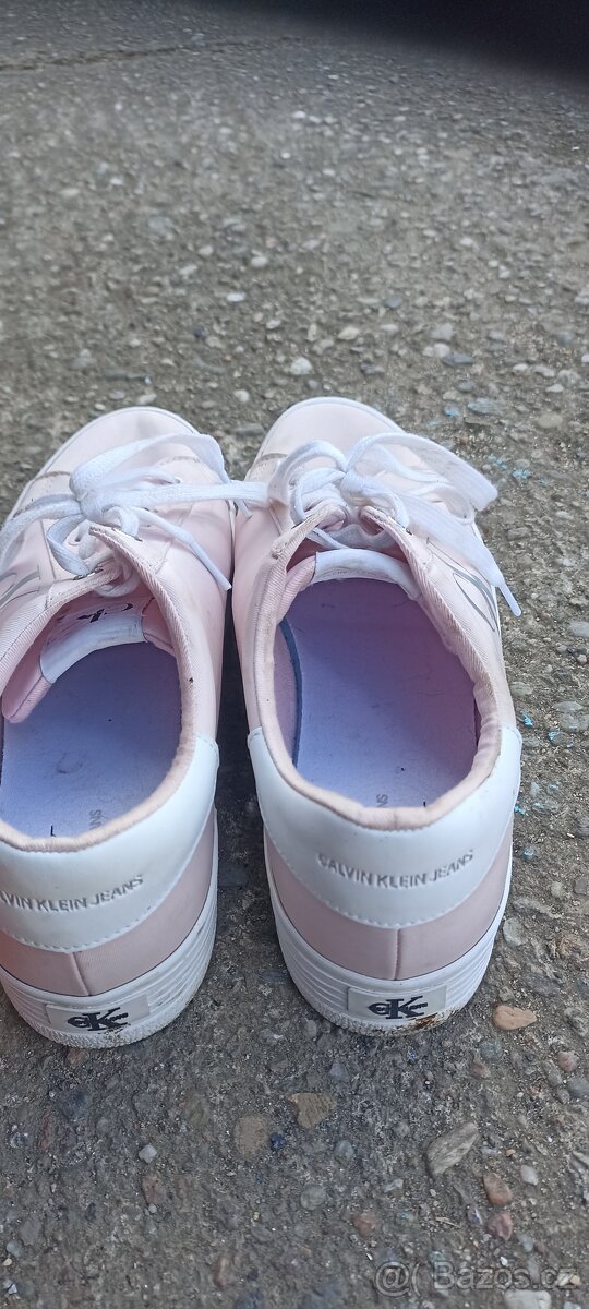 Calvin Klein boty 40