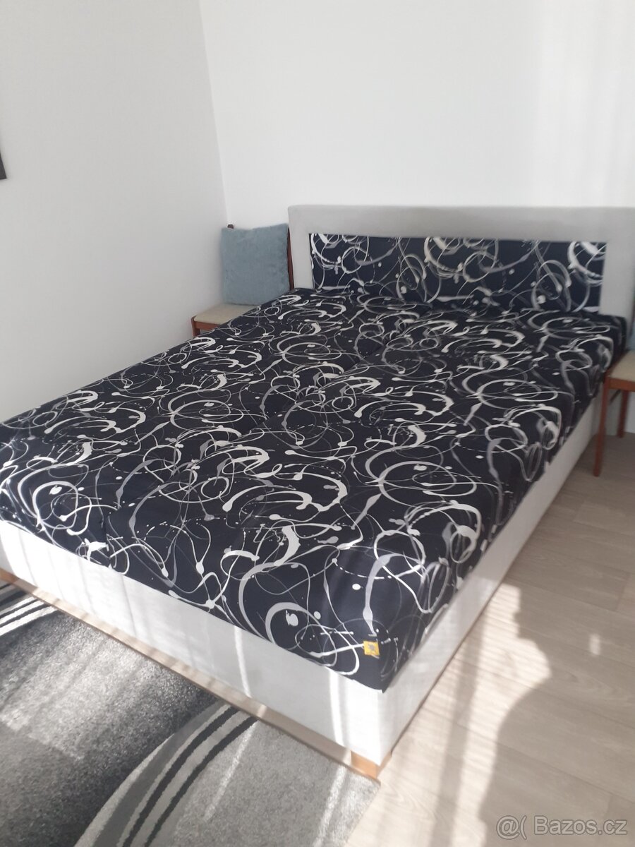 Manželská postel