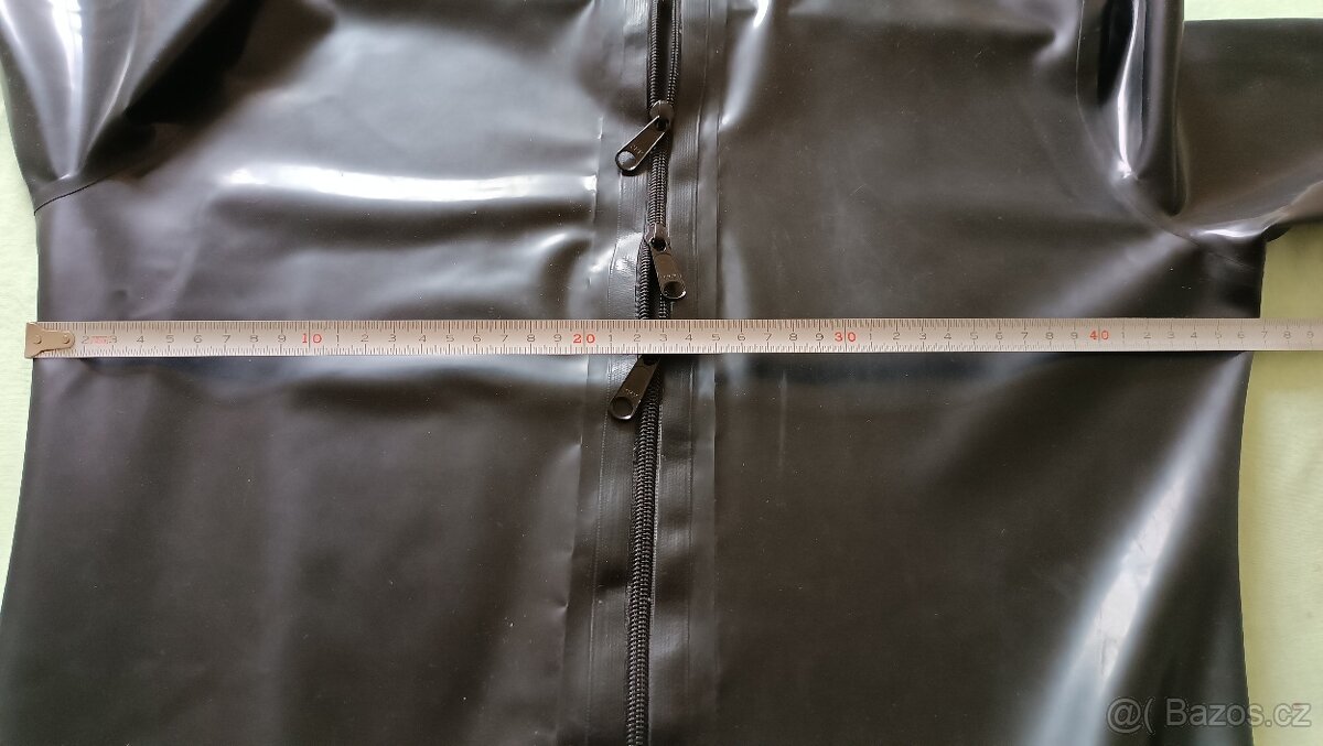 Latexovy catsuit
