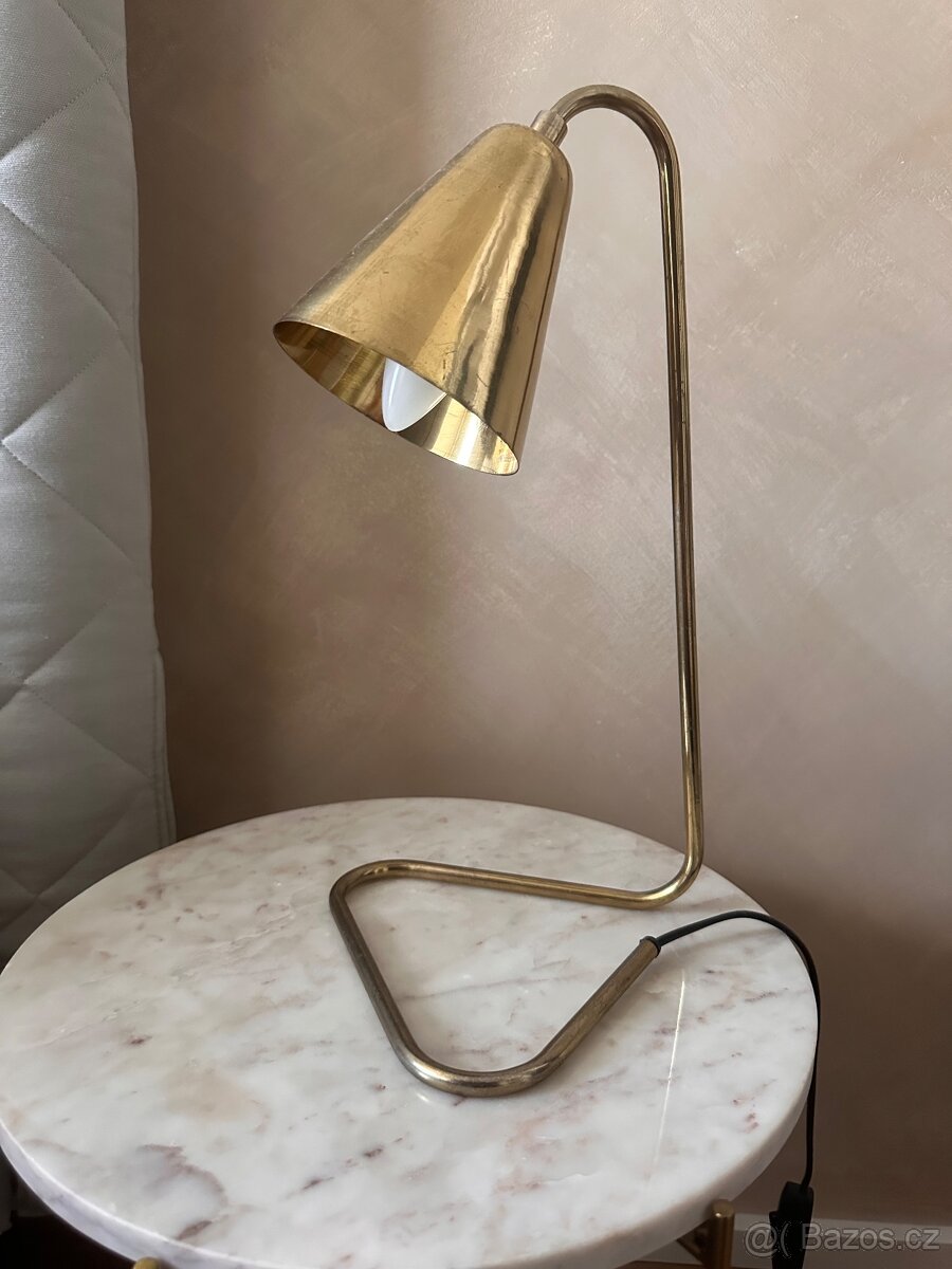 Stolní lampa