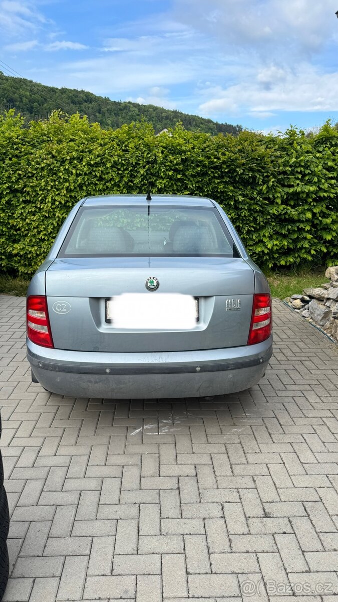 Škoda Fabia sedan 1,4 na náhradní díly nebo opravu