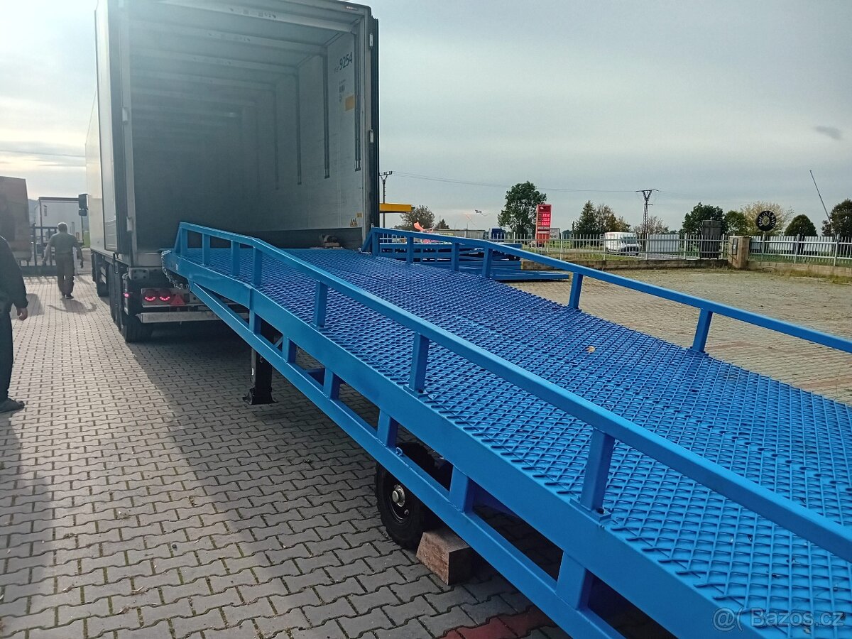 Mobilní nájezdová nakládací rampa 8T za kamion