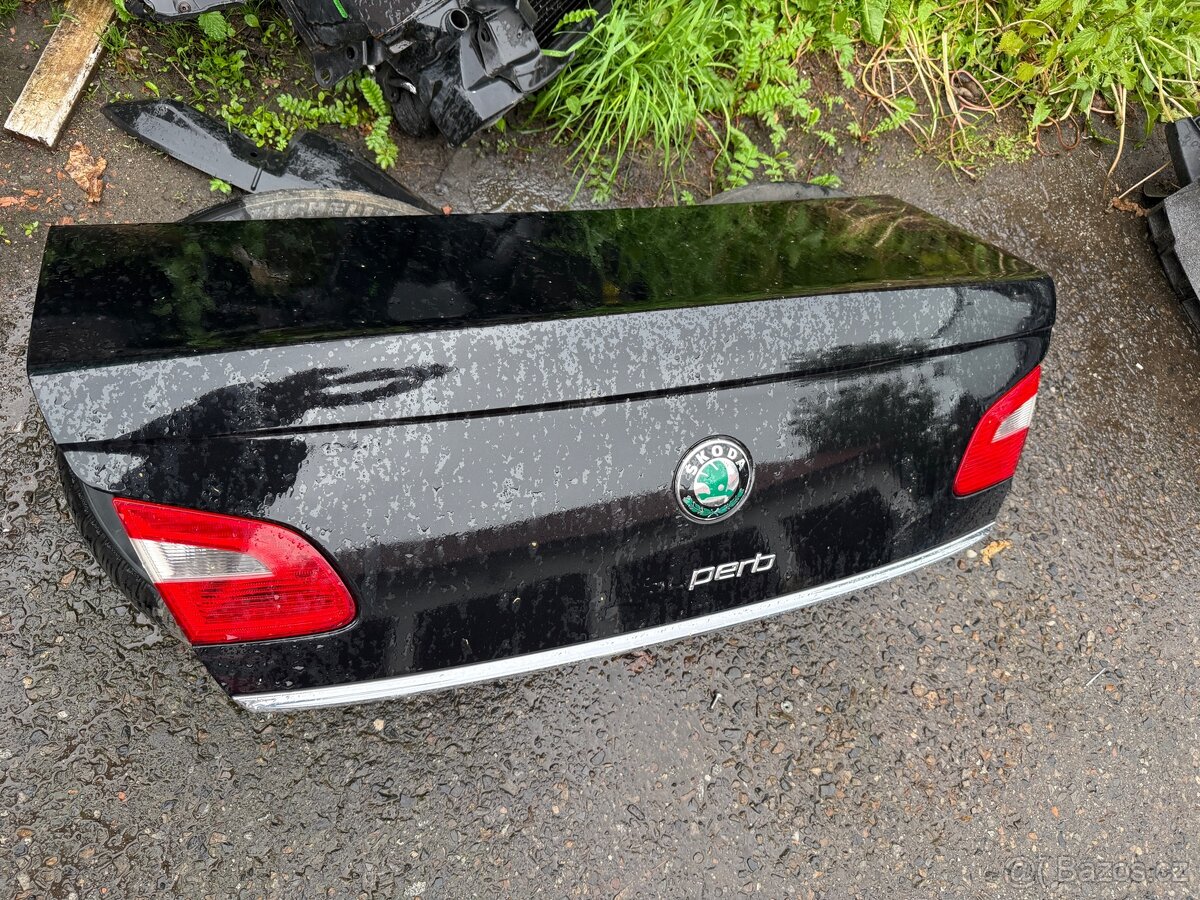 Škoda Superb 2 víko kufru sedan\liftback