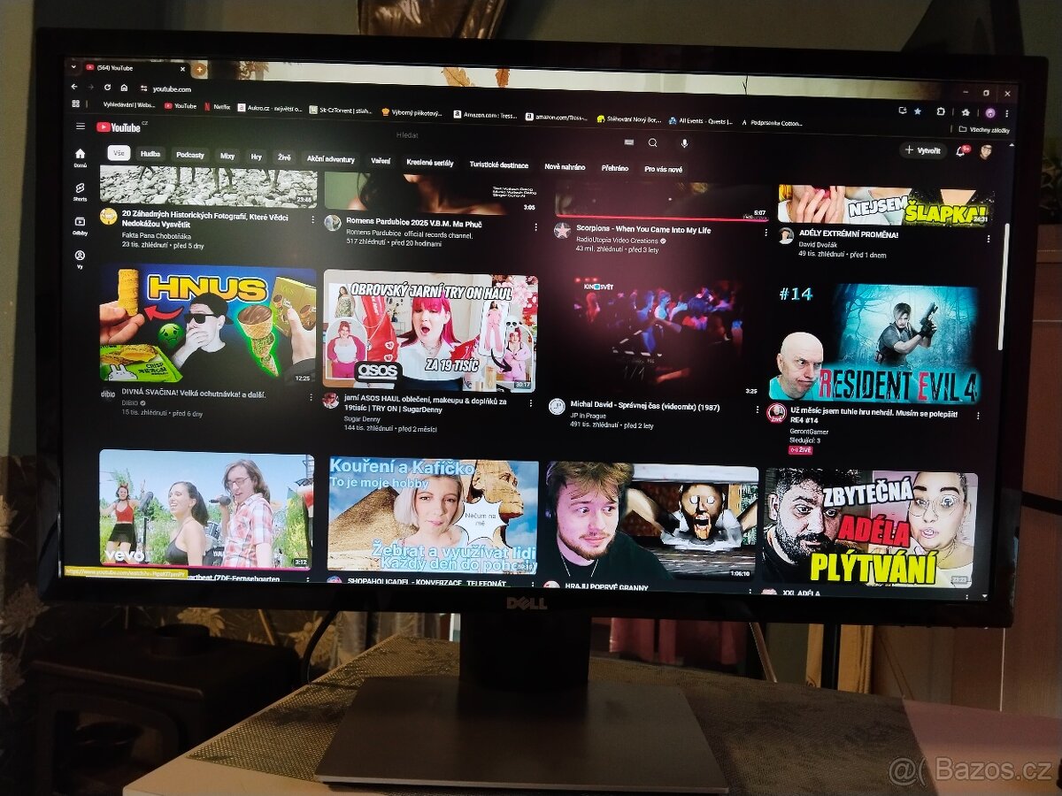 Dell S2817Q – 28" 4K monitor (vadný displej – šedý flek)