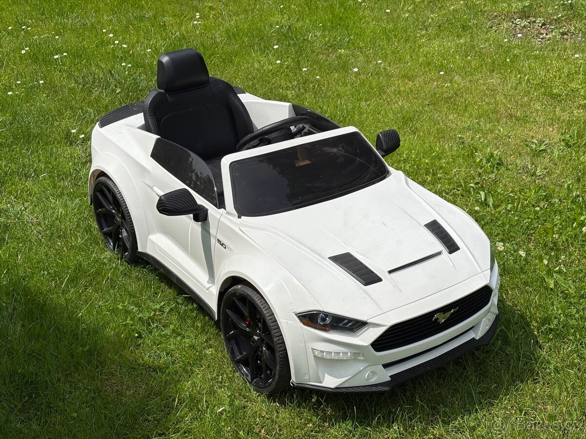 Elektrické autíčko Mustang