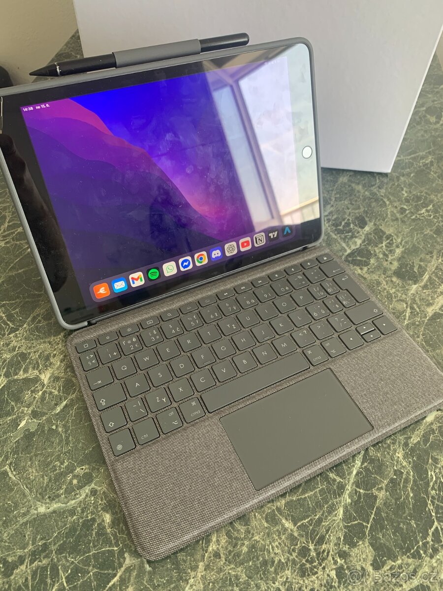 iPad 9. generace + Logitech Combo Touch
