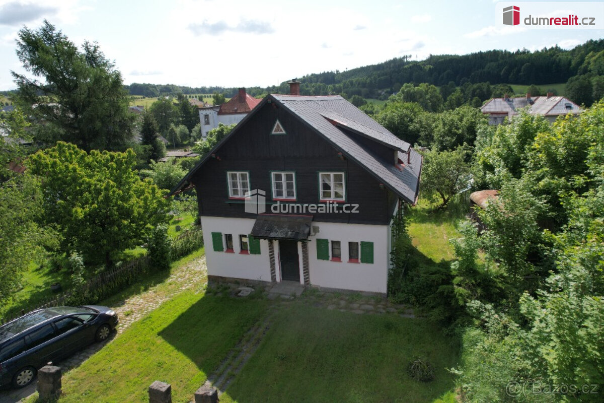 prodej patrové vily se zahradou, obec Lipová, okr. Děčín