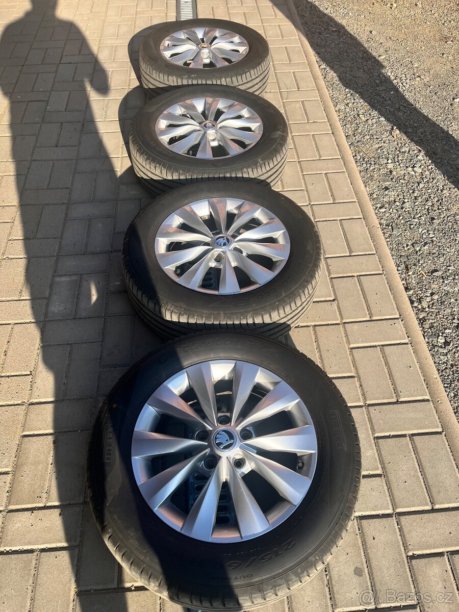 ALU KOLA CASTOR 6Jx16 ET 43+ NOVE PNEU PIRELLI 215/60 16 99V