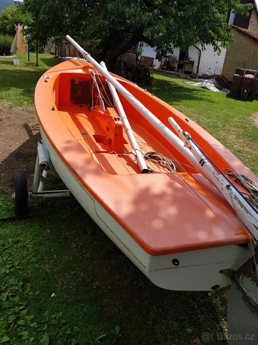 Sportovní plachetnice Eikplast 450