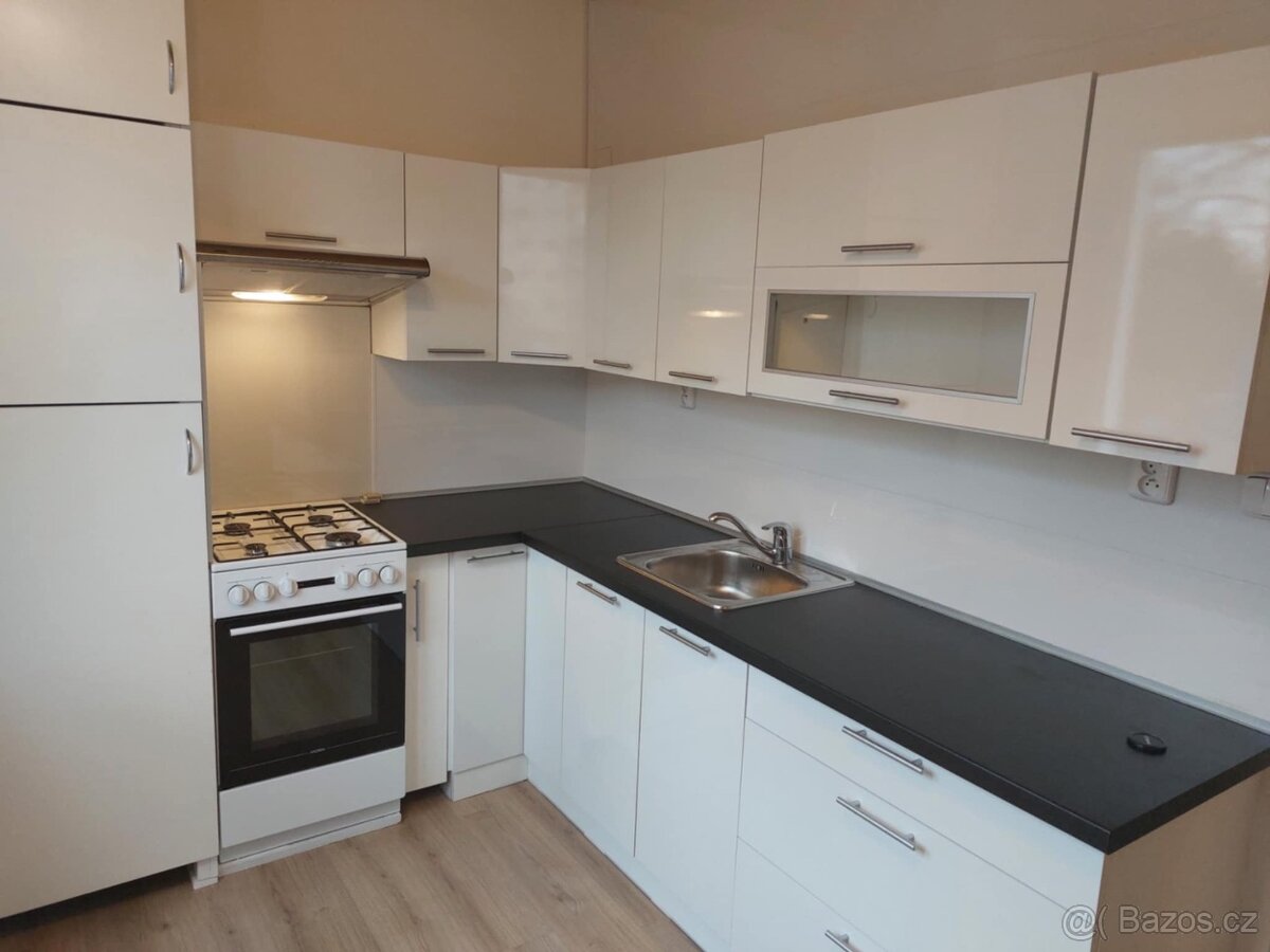 Pronájem bytu 2+1 56 m² - Chodov u Karlových Varů