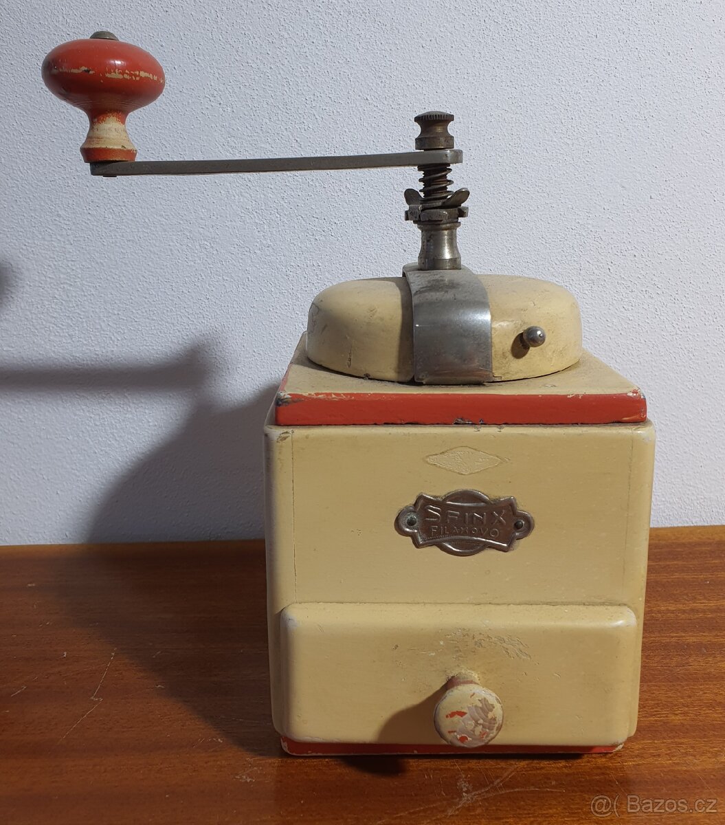 Starý mlýnek na kafe Sfinx