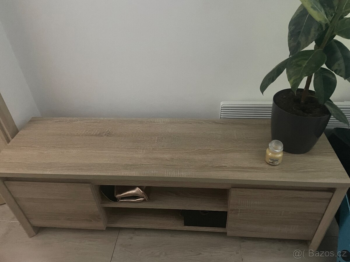 Tv stolek
