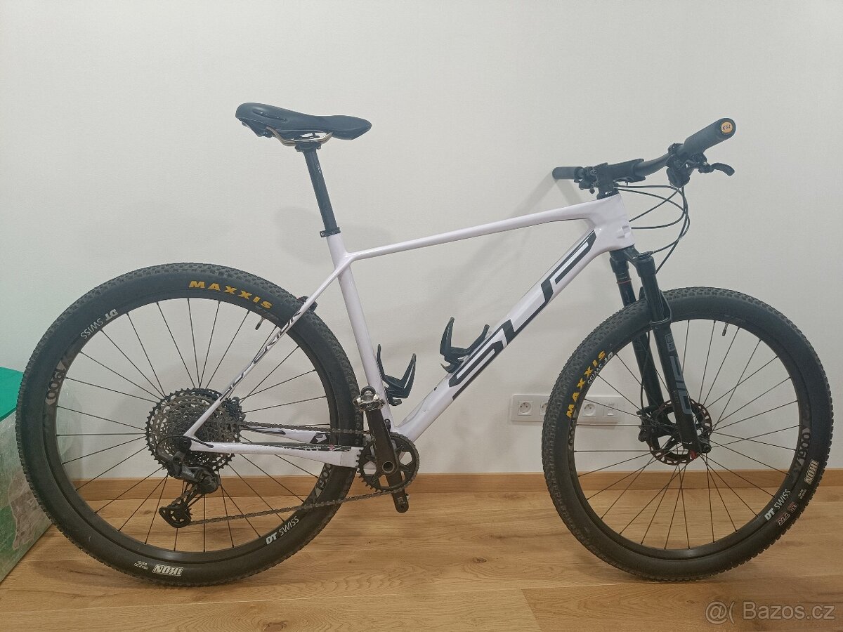 Superior XP 969 Gloss White Metallic; vel. XL