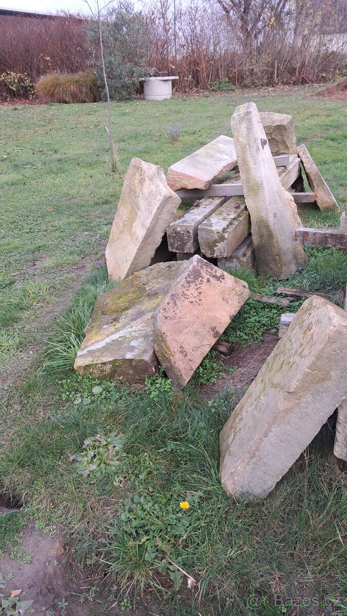 Piskovcove ostění, schody