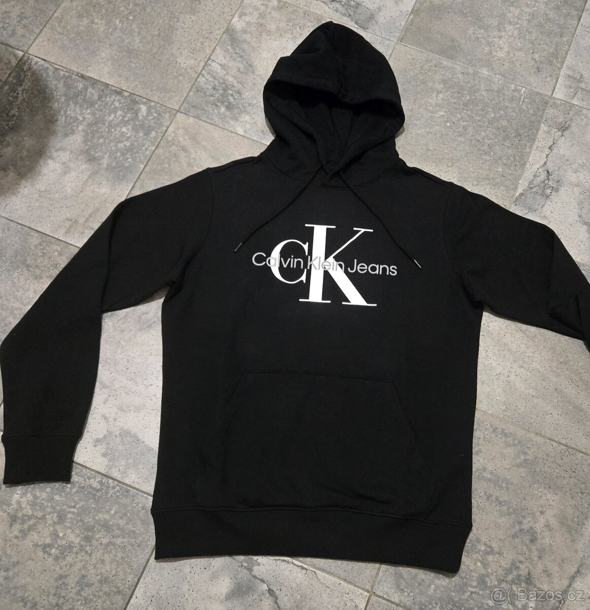 Nová mikina Calvin Klein s kapucí, velikost XL.