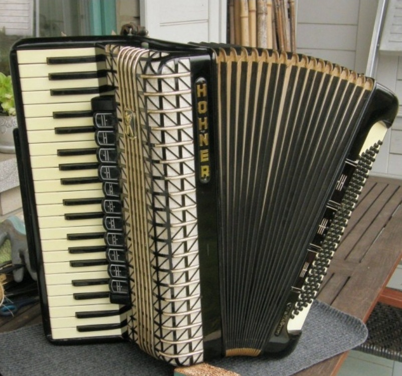 Akordeon Hohner Atlantic IV