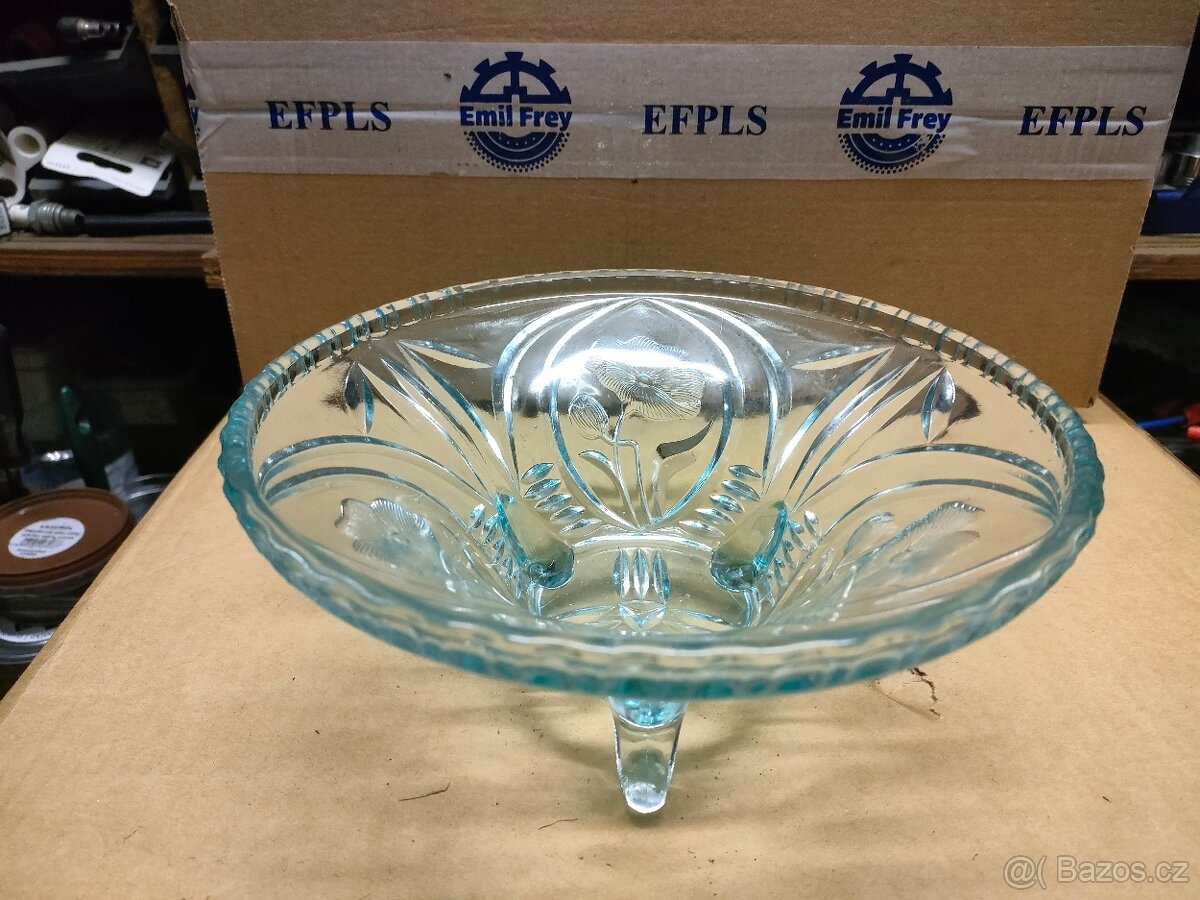 Skleněná mísa 21,5cm.