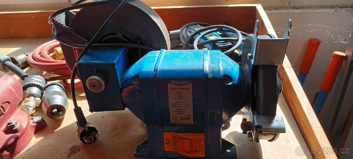 Bruska dvoukotoučová