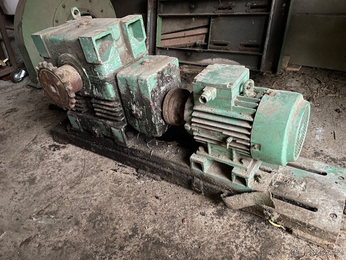 Šneková převodovka motor