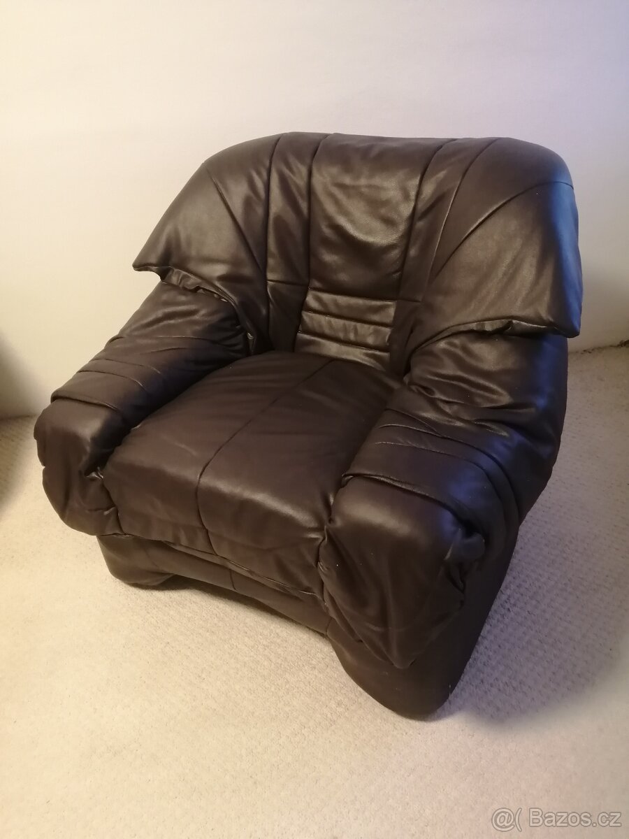 Kožené křeslo