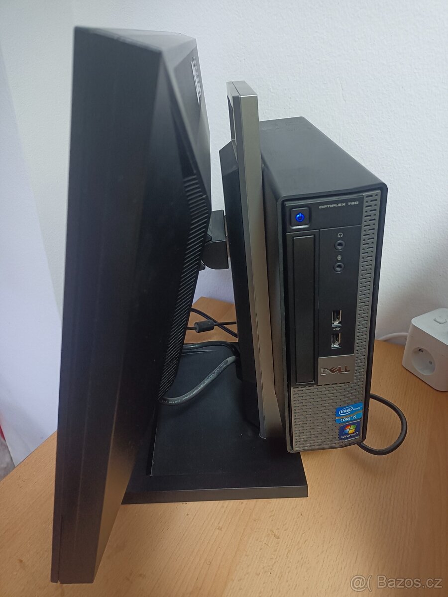 Sestava Dell počítač a posuvný monitor P2210