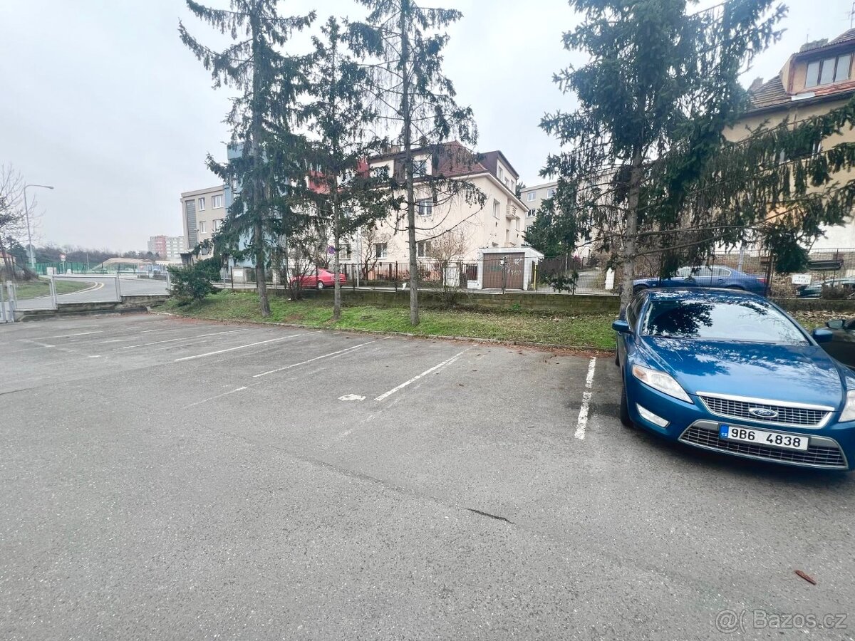 Pronájem parkovací stání Praha 4 - Michle