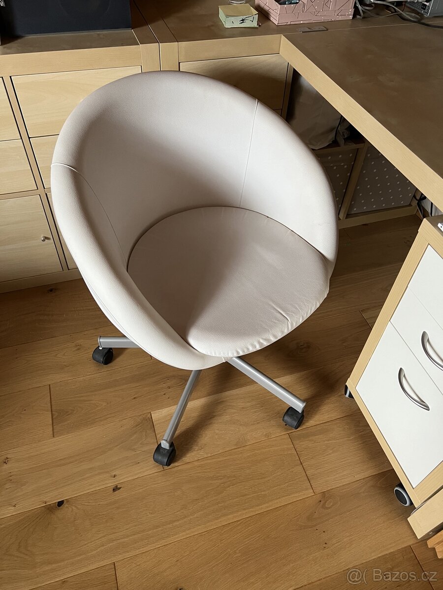 Otočná židle Ikea Skruvsta