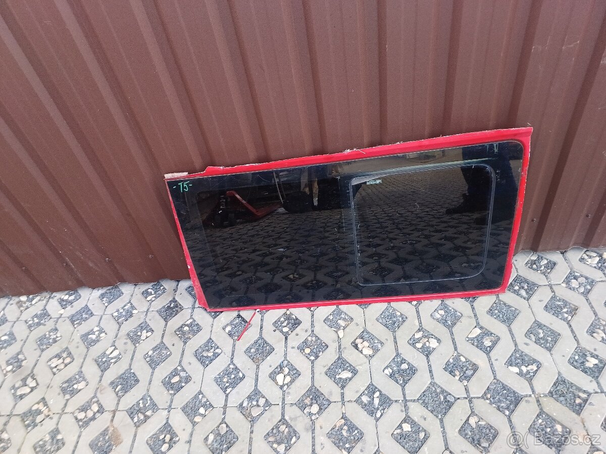 VW Transporter T5 boční okno s výsuvný okénkem