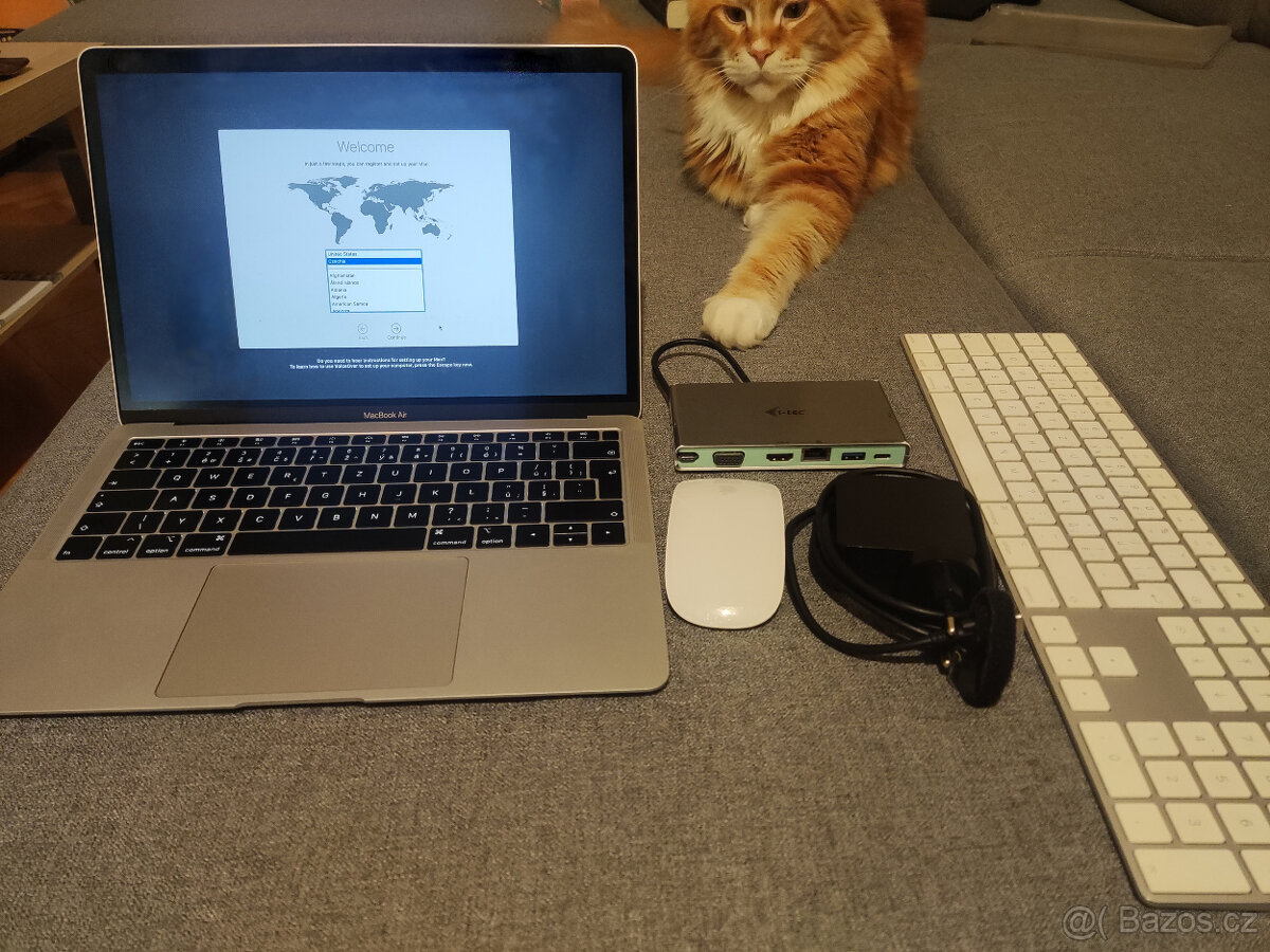 MacBook Air 13 2018 8GB/128GB + Magic Keyboard, Mouse, Hub