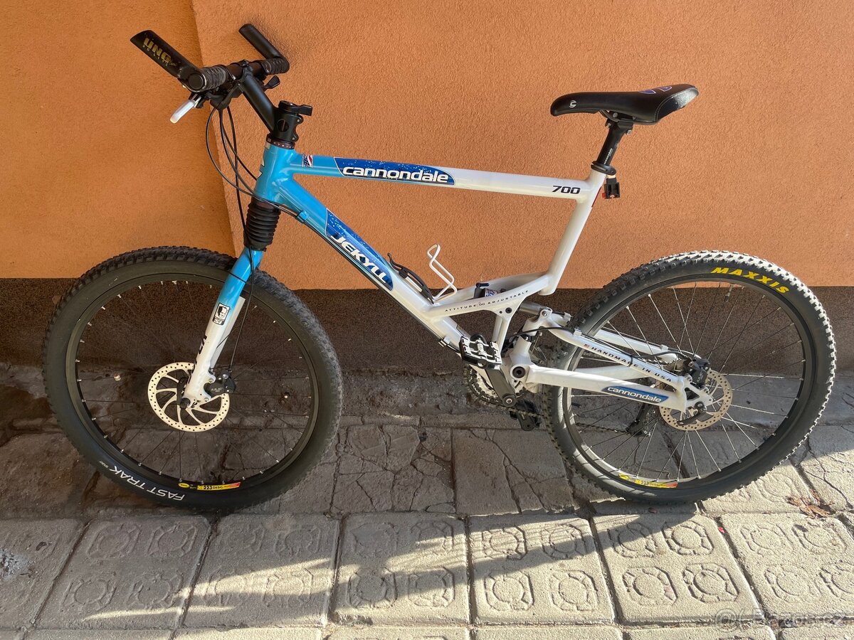 Kolo cannondale jekkyl 700