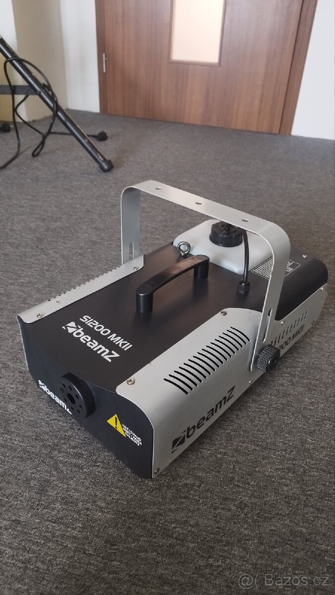 Výrobník mlhy BeamZ S1200 MKII