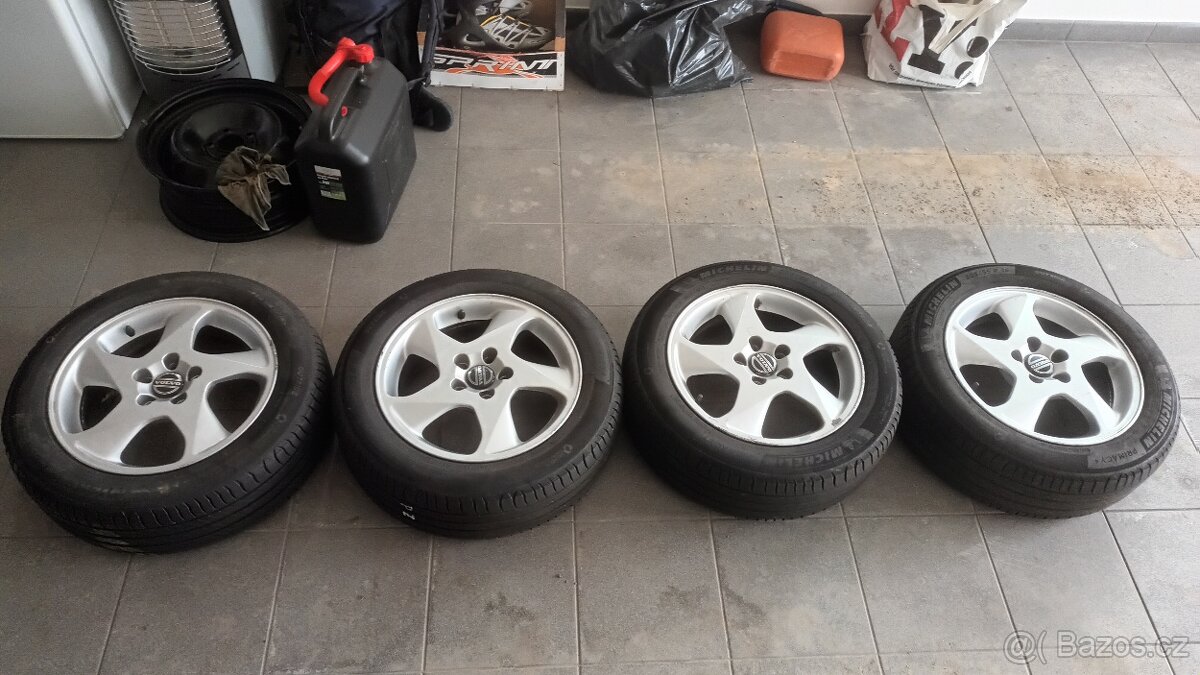 Litá kola Volvo 6,5Jx16x43 + letní pneu Michelin 205/55/R16