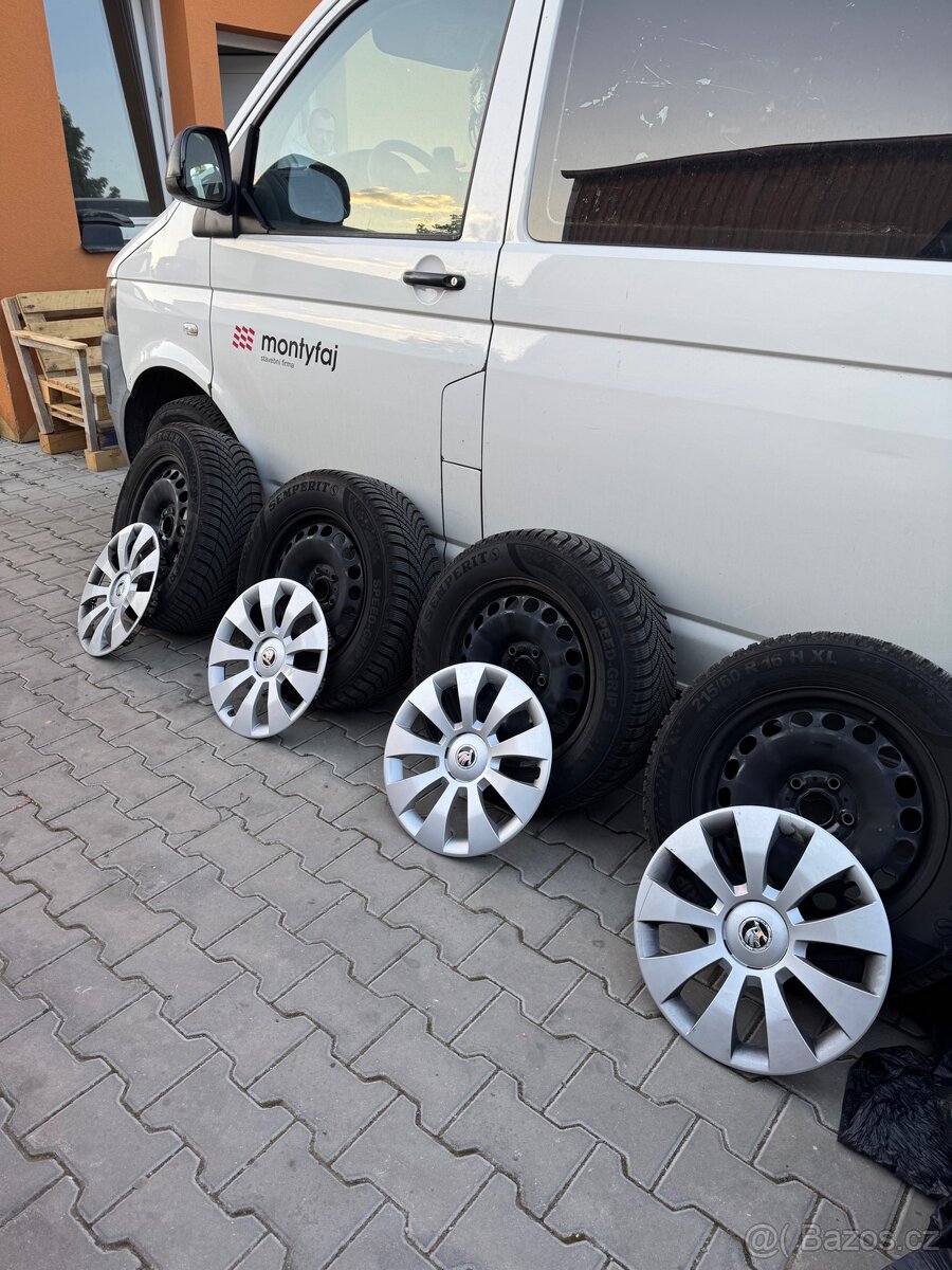 Prodám zimní kola na ocelových ráfkách, 215/60 R16