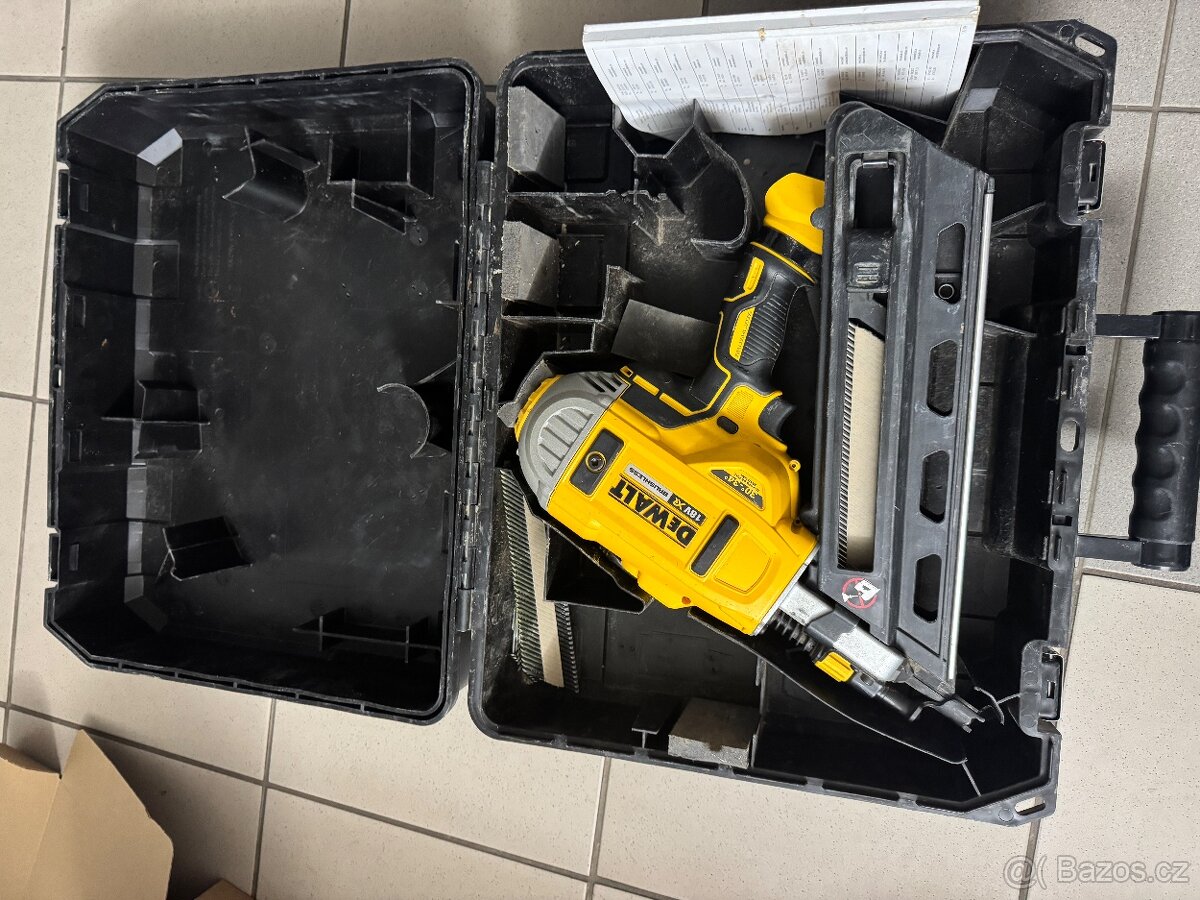 Dewalt DCN 692
